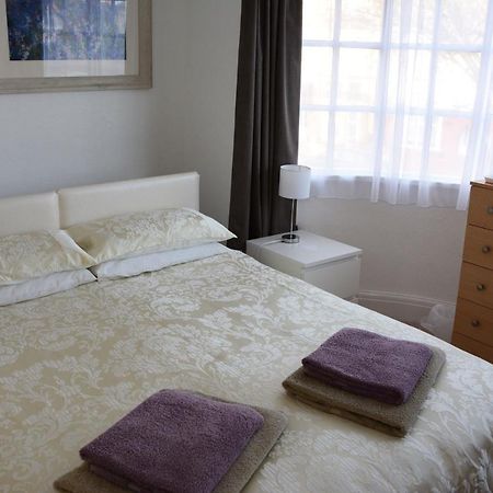 The Cove Guest House Rhyl Bagian luar foto