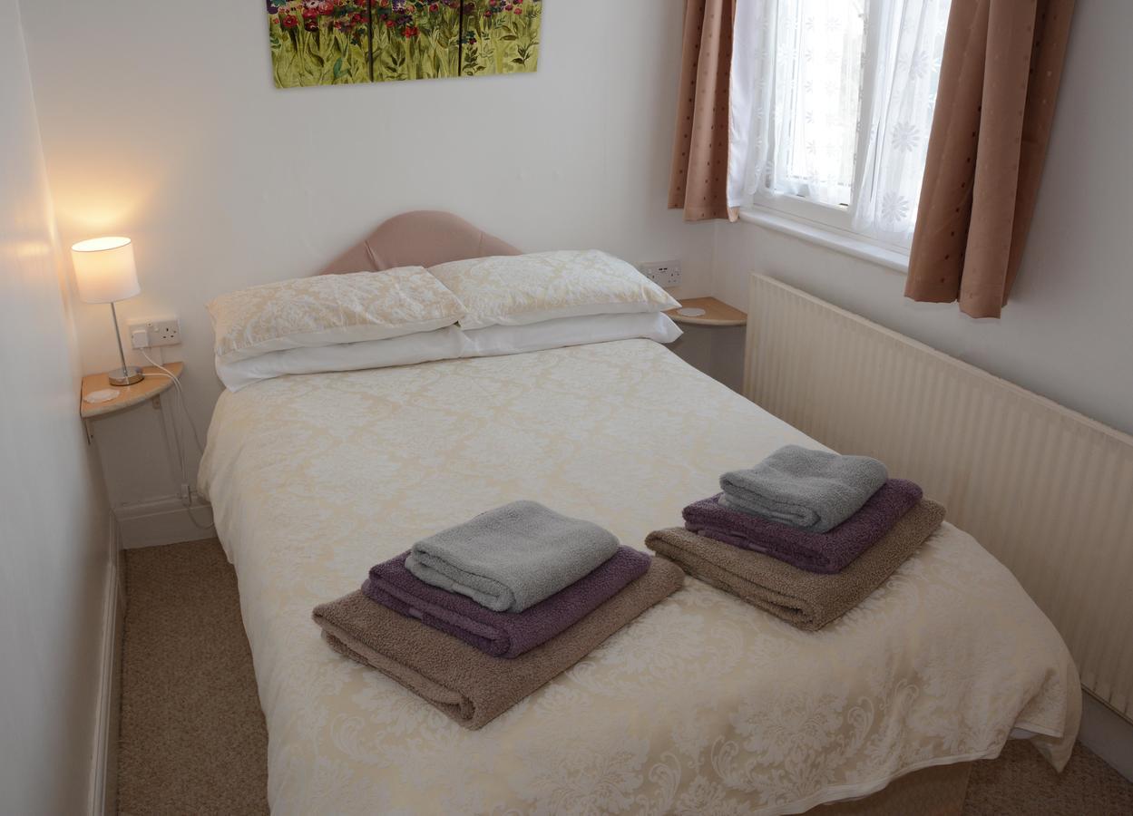 The Cove Guest House Rhyl Bagian luar foto