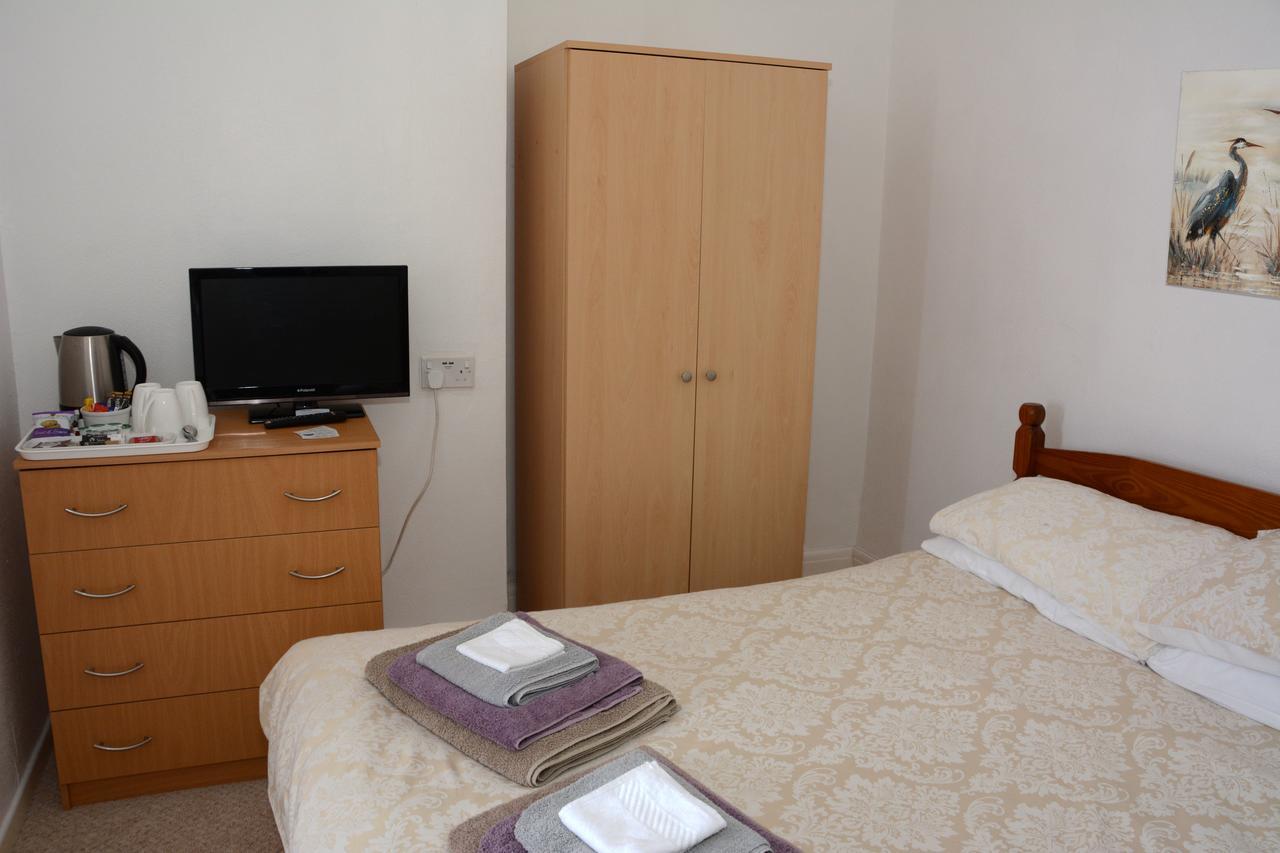 The Cove Guest House Rhyl Bagian luar foto