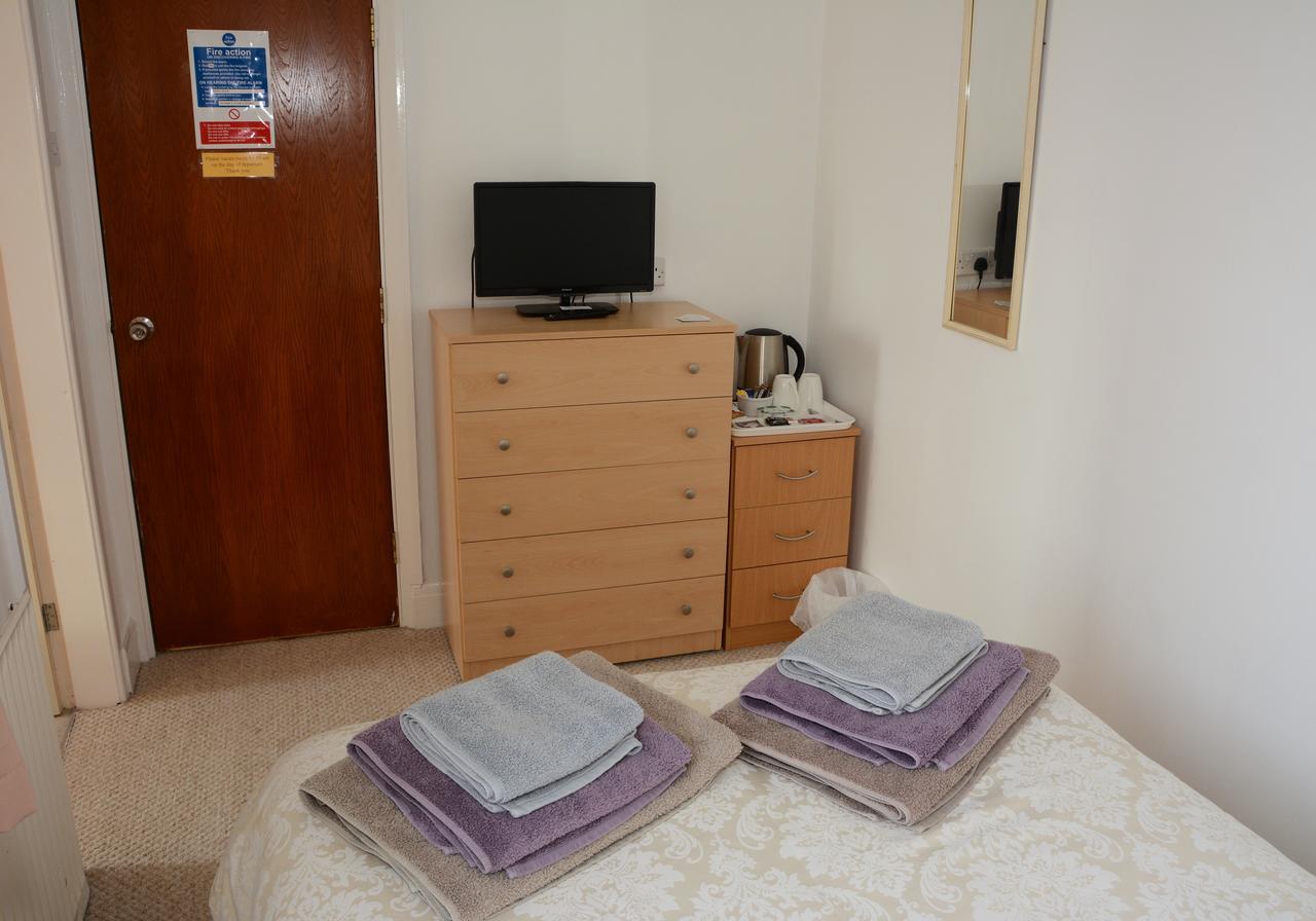 The Cove Guest House Rhyl Bagian luar foto