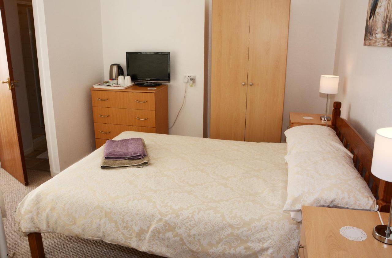 The Cove Guest House Rhyl Bagian luar foto