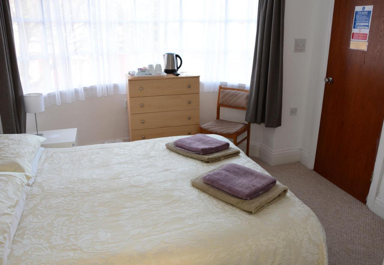 The Cove Guest House Rhyl Bagian luar foto