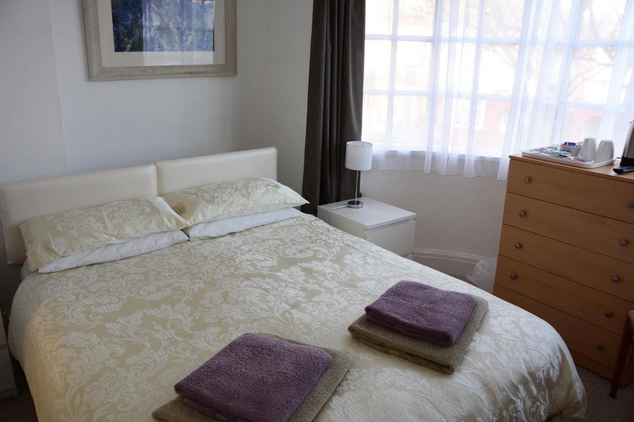 The Cove Guest House Rhyl Bagian luar foto